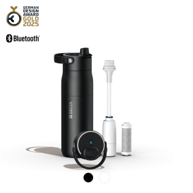 Eine BRITA LARQ iQ in Schwarz mit LARQ Filterstraw und einem Filter.