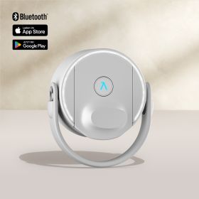 Die BRITA LARQ iQ Cap in Weiß für die BRITA LARQ iQ nebeneinander vor einem beigen Hintergrund.