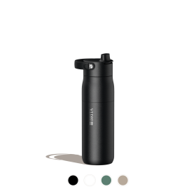 Eine BRITA LARQ  Essential in Schwarz mit Farbauswahl