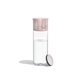 BRITA Wasserfilterflasche Model Vital in mauve vor einem weißen Hintergrund. 
