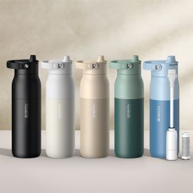 Die BRITA LARQ Filter-Trinkflaschen in vier Farben vor einem beigen Hintergrund.