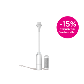 Das Upgrade Kit mit einem Filter für die BRITA LARQ iQ nebeneinander.